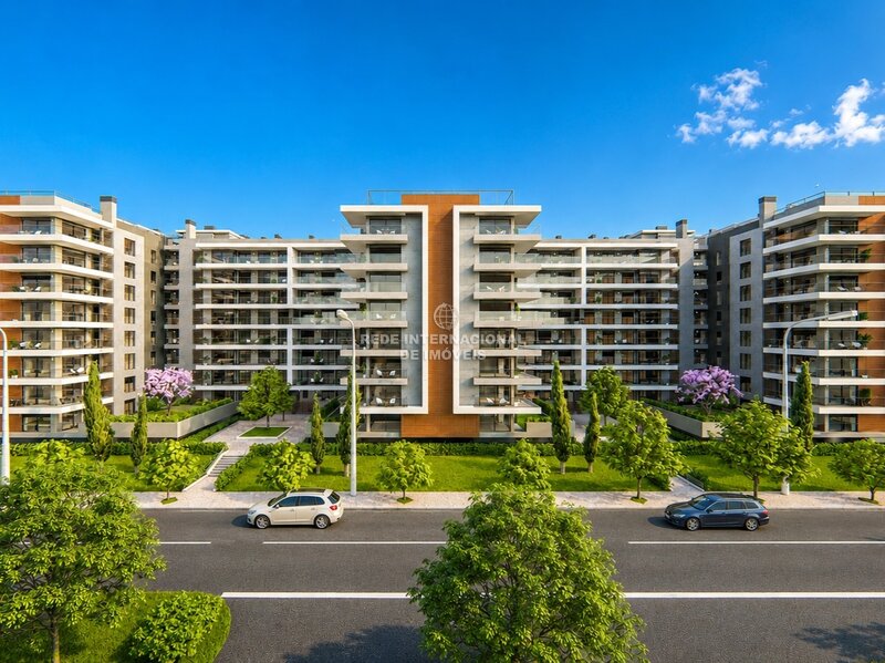 Apartamento Duplex T4 Faro - varandas, garagem, piscina, parque infantil, ar condicionado