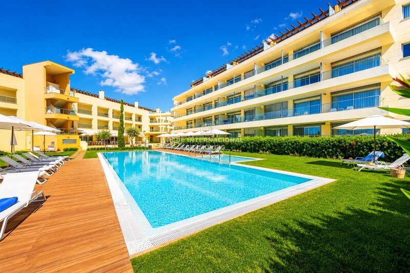 Apartamento Duplex T3 Vilamoura Quarteira Loulé - jardins, piscina, terraços, bbq, condomínio fechado, equipado, varandas, mobilado, parque infantil