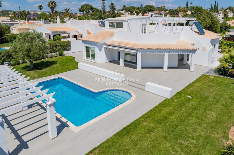 House 4 bedrooms Renovated Aldeia do Golfe Quarteira Loulé - barbecue, garage, garden, fireplace, tennis court, terrace, swimming pool