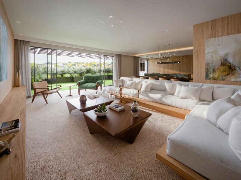 Apartamento T5, em construção a 200m da praia do Tamariz