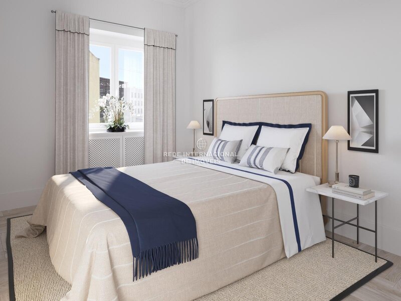 Apartamento T1 com pátio, na Lapa