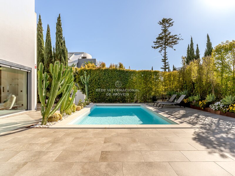 Huis V5 Luxe Estoril Cascais - tuin, airconditioning, zwembad, garage, balkons, beveiligd complex, openhaard, terrasen, barbecue, groene zones