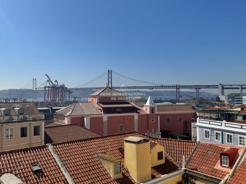 квартира современный в центре T2 Infante Santo (prazeres) Estrela Lisboa - пожарные извещатели, теплоизоляция, зеленые зоны, вид на реку, гараж