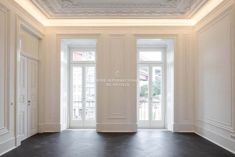 Apartamento Renovado T6 Alcântara Lisboa - zonas verdes, varandas, jardim, arrecadação