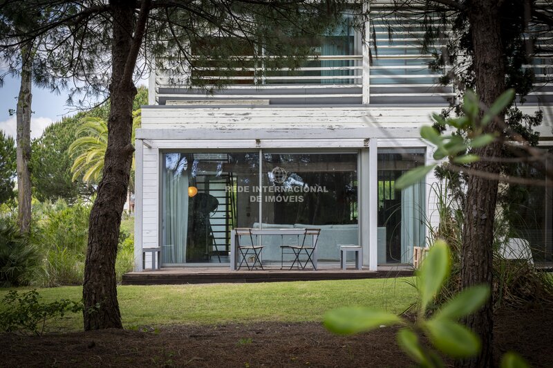 Maison Moderne V2 Tróia Carvalhal Grândola - copropriété privée, terrasse, jardin, cellier, panneaux solaires, climatisation, parking
