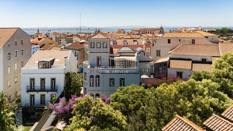 Talo Luksus V8 Graça São Vicente Lisboa - parvekkeet, terassit, autotalli, pihat