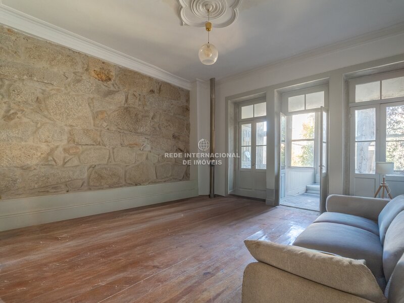 House 7 bedrooms Centro (santo Ildefonso) Porto - balconies, garden, terraces