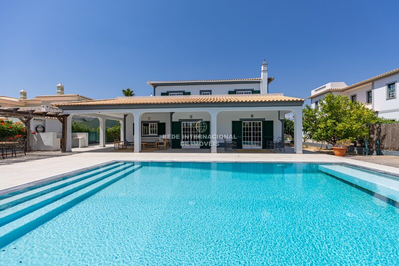 Moradia V4 Renovada em excelente estado Almancil Loulé - jardim, ar condicionado, lareira, bbq, piscina, alarme