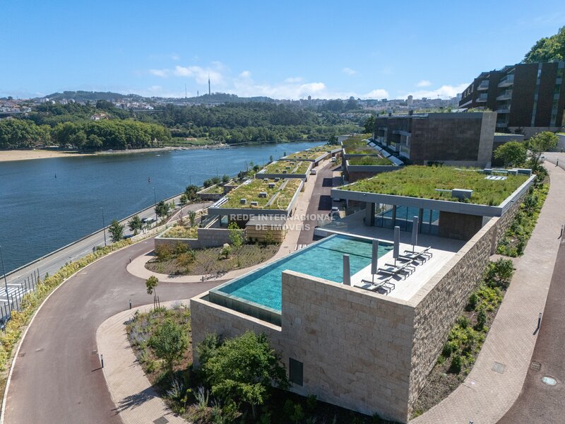 Apartamento Duplex T4 Freixo Campanhã Porto - jardins, piscina, terraços, varandas, áreas verdes, tênis, condomínio fechado