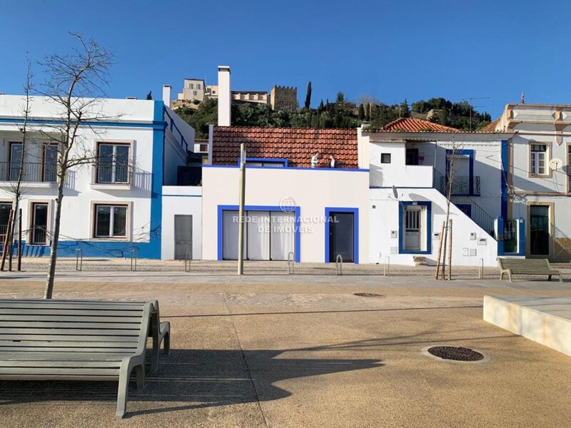 Prédio Comercial Alberge Santa Maria do Castelo Alcácer do Sal - localização privilegiada, varanda