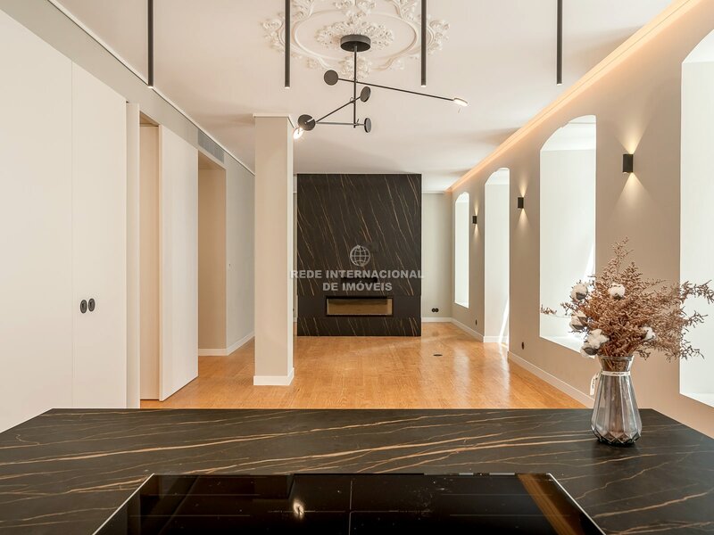 Apartamento Renovado T3 Alfama (santo Estevão) Santa Maria Maior Lisboa - lareira