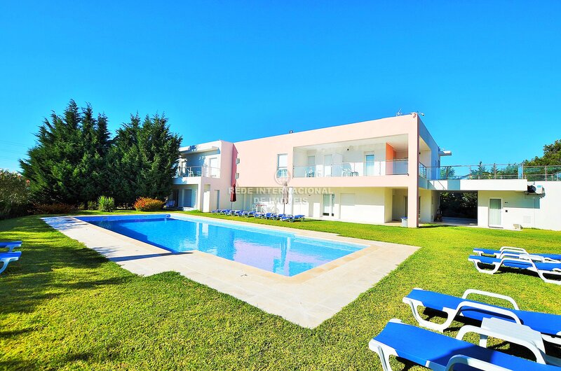 2 Moradias Luxo T6/T10 com piscina em Barcarena, Oeiras
