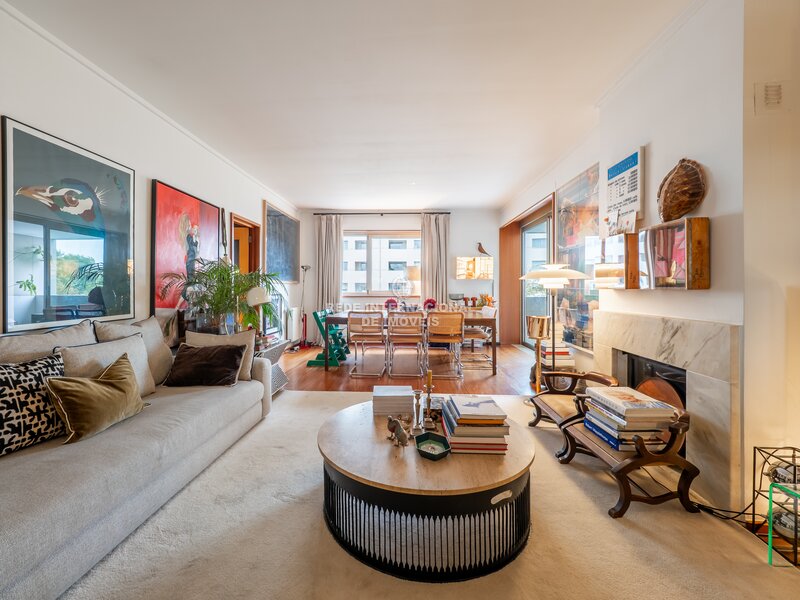 Apartamento T3 com garagem e arrumos em Aviz