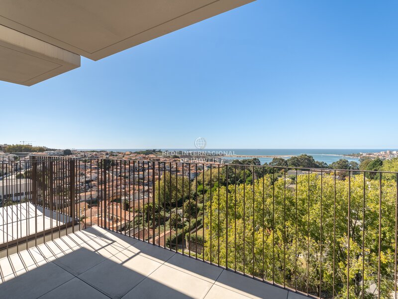 Apartamento T3 com varandas nos Jardins d'Arrábida, Gaia