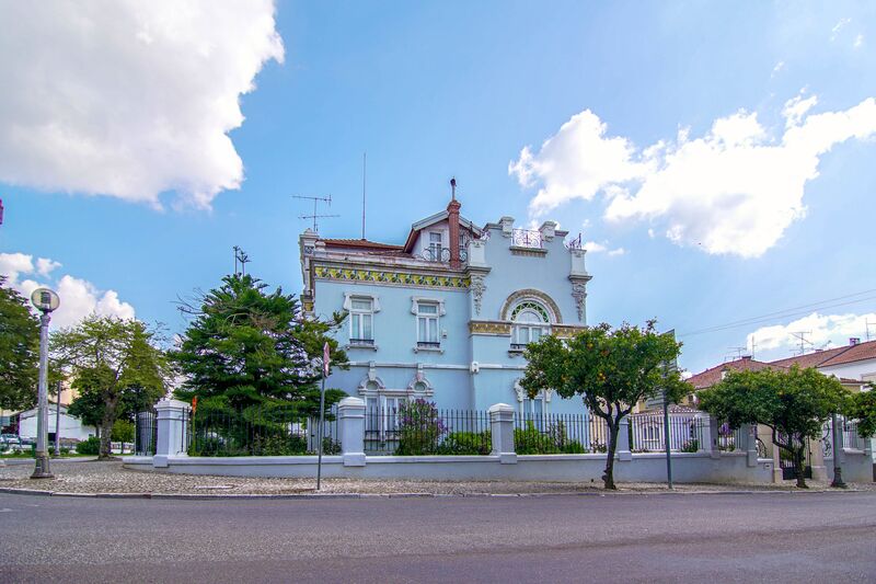 Casa Antiga bem localizada V6 Estremoz - sótão, garagem, jardim, arrecadação