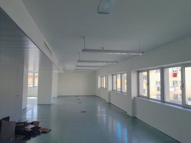 Office Alvalade Lisboa - air conditioning, double glazing, double glazing