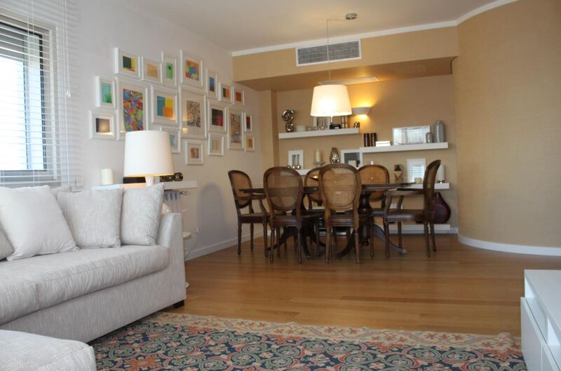 апартаменты T2 в центре Alvalade Lisboa - подсобное помещение, великолепное месторасположение, система кондиционирования, центральное отопление, сад, мебелирован