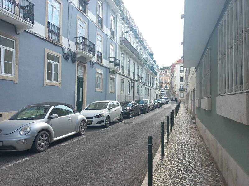 Apartment 2 bedrooms Renovated in the center Praça das Flores Mercês Lisboa - thermal insulation, parking lot, kitchen