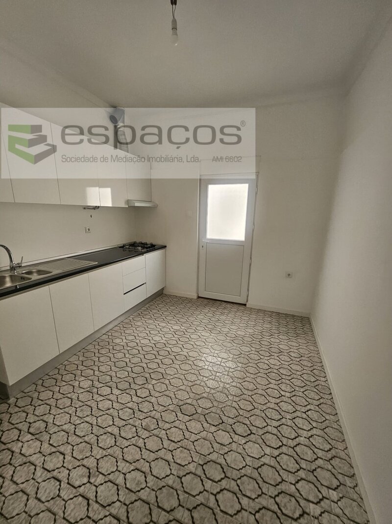 Andar de Moradia em Santa Iria da Azoia, Loures