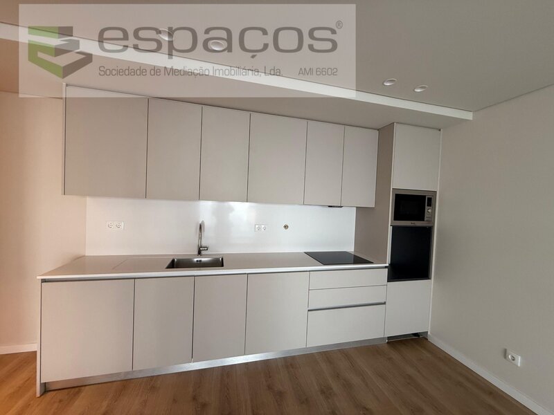 Novo empreendimento - T3 Novo com Varanda e Lugar de Garagem Santa Iria de Azóia