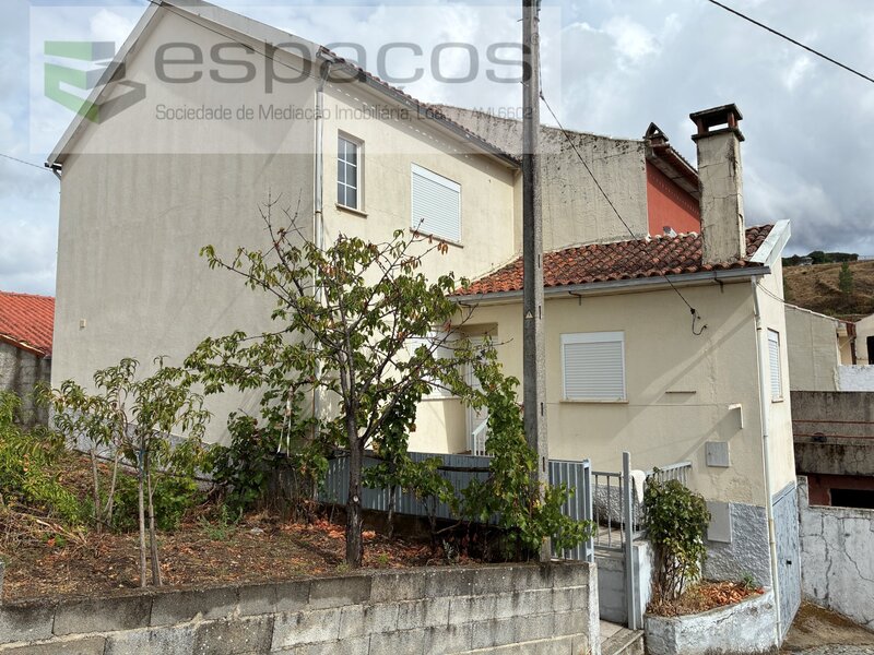 Acolhedora moradia em Silvares