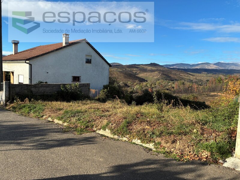 Terreno Inserido na aldeia das Relvas