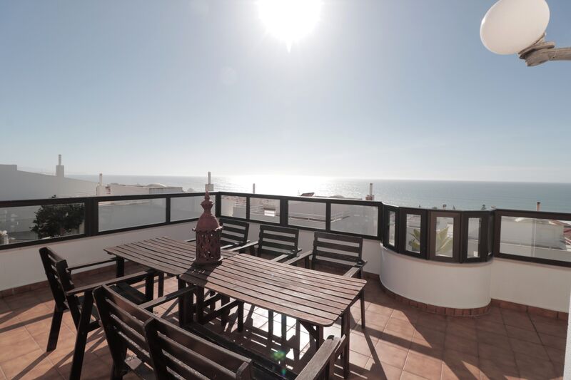 House V3 Isolated Ericeira Mafra - sea view, garden, excellent location, terrace, balcony, equipped kitchen, terraces, tennis court, barbecue, fireplace, gated community