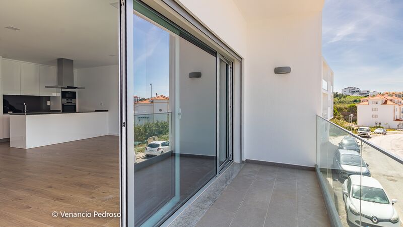 Apartment T3 neue near the center Ericeira Mafra - air conditioning, parking lot, kitchen, balconies, balcony