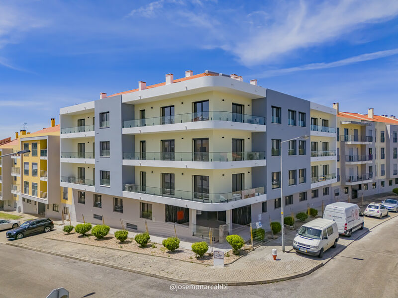 Apartment 3 bedrooms new Mafra - great location, balcony, kitchen, solar panels, solar panel, store room, parking lot, air conditioning, equipped