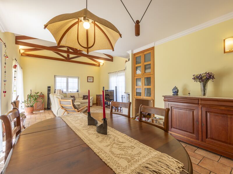 House 4 bedrooms Isolated near the center Ericeira Mafra - equipped kitchen, fireplace, garden