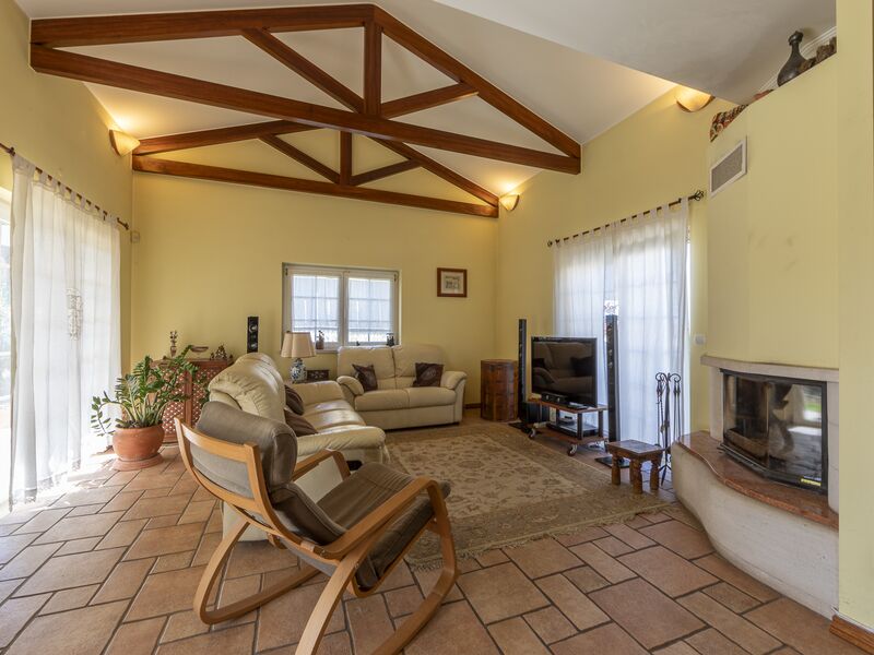 House 4 bedrooms Isolated near the center Ericeira Mafra - equipped kitchen, fireplace, garden