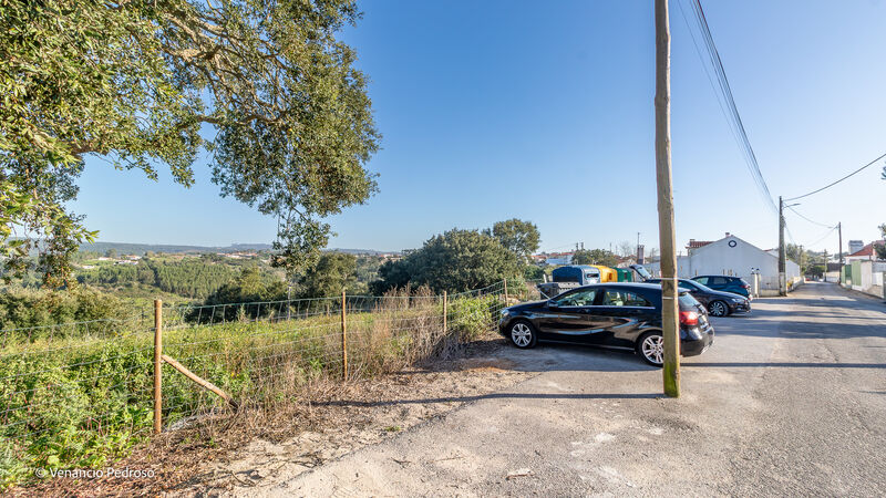 Plot of land with 1010sqm Sobreiro Mafra - water, electricity, construction viability