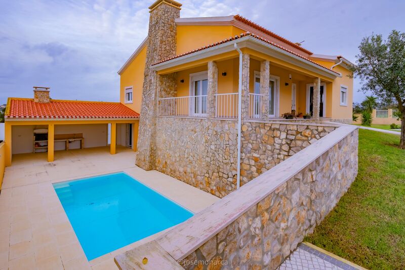 House near the center V3 Mafra - swimming pool, garage, equipped kitchen, garden, barbecue