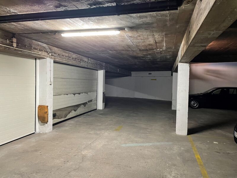 Garagem Fechada com 21m2 Ericeira Mafra