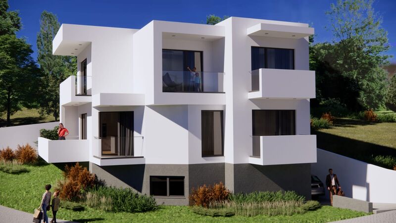 Moradia V3 de luxo em urbanização Ericeira Mafra - varanda, cozinha equipada, painéis solares, ar condicionado, alarme, jardim