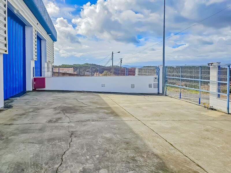 Warehouse with 305sqm Mafra - reception, storage room