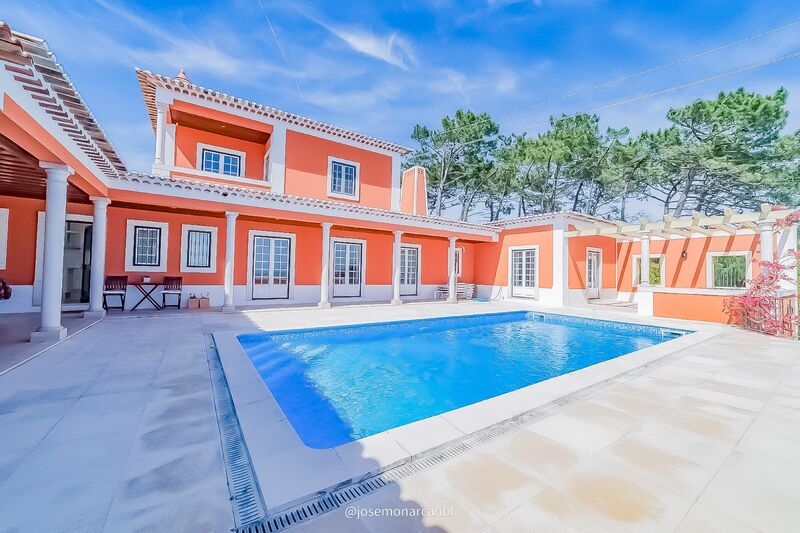 House V4 Mafra - alarm, underfloor heating, swimming pool, garden, double glazing, automatic irrigation system, central heating, garage, solar panels, equipped kitchen, fireplace, terraces, terrace, balcony