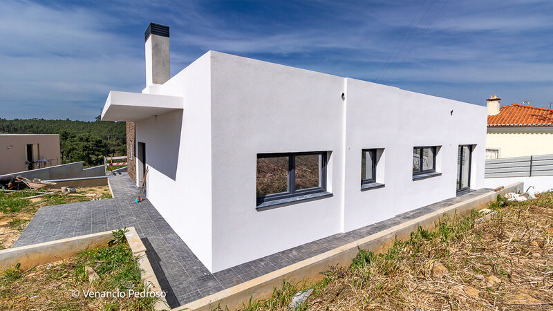 House neues V3 Mafra - air conditioning, fireplace, solar panels, garage, equipped kitchen