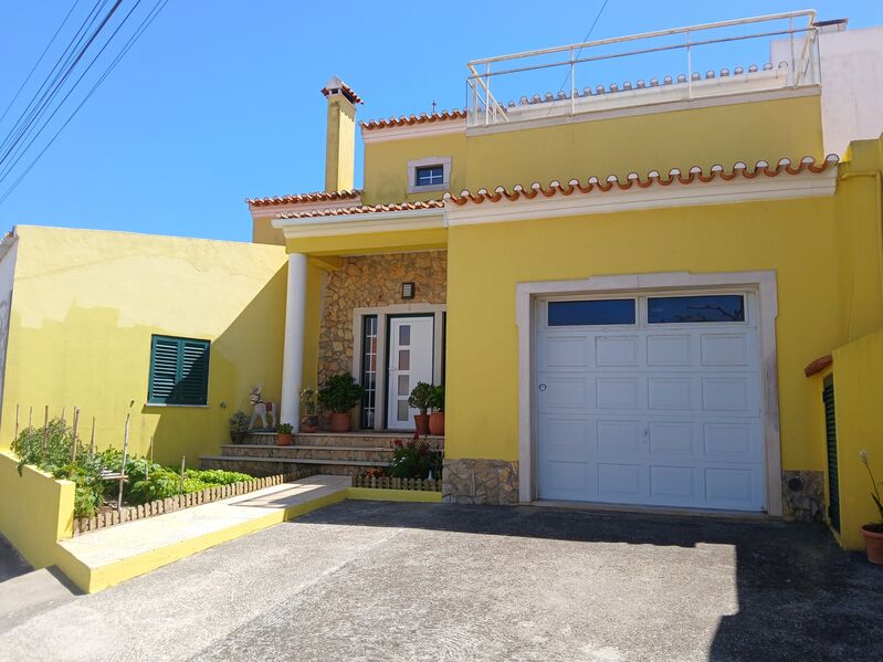 House Semidetached excellent condition V4 Ericeira Mafra - store room, barbecue, fireplace, terrace, balcony, equipped kitchen, garage, automatic gate, attic
