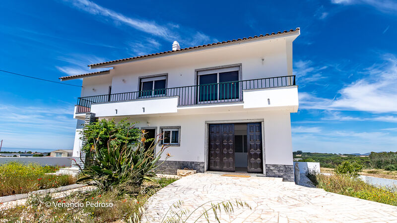 House V4 Isolated excellent condition São João das Lampas Sintra - garden, balcony, fireplace, garage, swimming pool