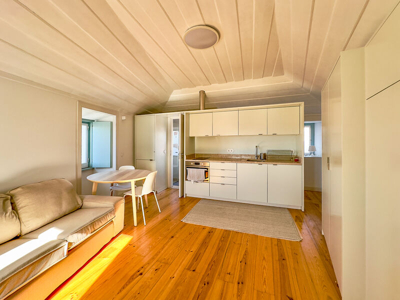 House V3 Renovated in the center Ericeira Mafra - excellent location, attic, equipped kitchen