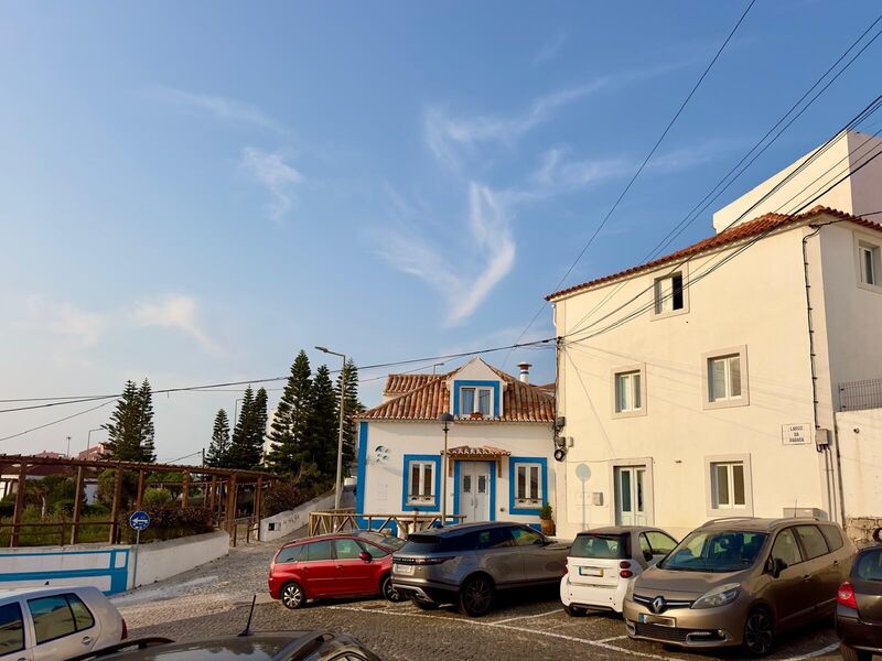 House V3 Renovated in the center Ericeira Mafra - excellent location, attic, equipped kitchen