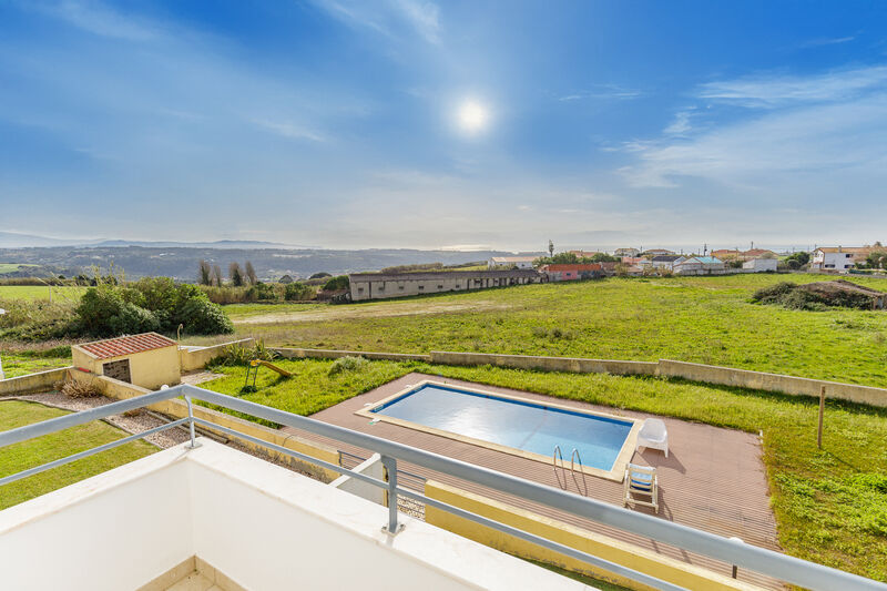 House near the beach V3 Santo Isidoro Mafra - sea view, garden, balcony, garage, air conditioning, swimming pool, private condominium, barbecue, equipped kitchen