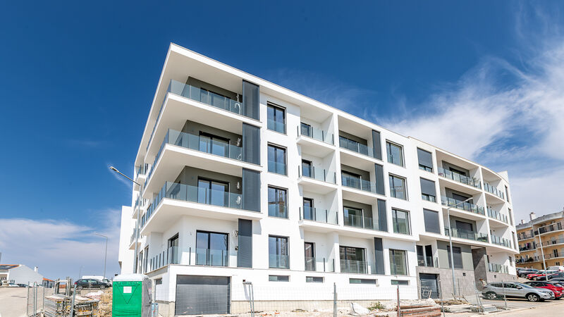 Apartment 3 bedrooms in the center Ericeira Mafra - balconies, kitchen, balcony, parking lot, solar panels, air conditioning