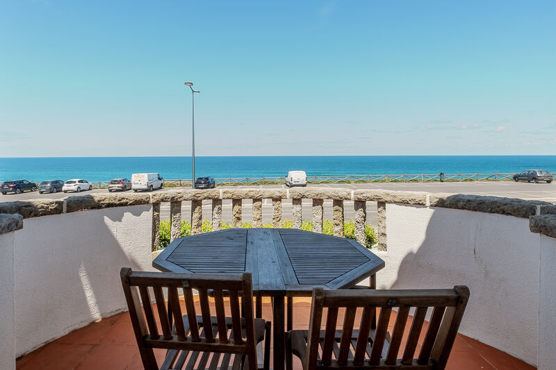 Apartment Duplex T4 Colares Sintra - gardens, swimming pool, garden, tiled stove, garage, terrace, double glazing, kitchen