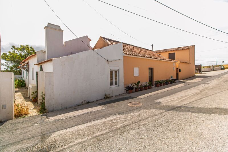 House Single storey to recover V3 Ventosa Alenquer - backyard, equipped kitchen, attic