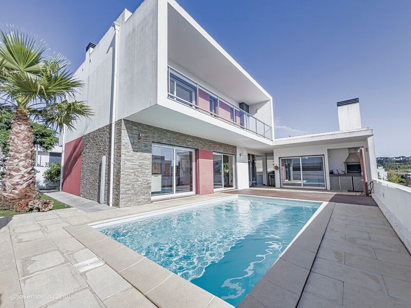 House Isolated V4 Mafra - barbecue, garden, balcony, swimming pool, garage, equipped kitchen, air conditioning