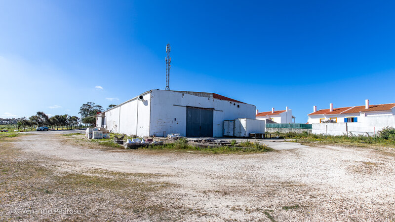 Varasto Teollisuus with 1401sqm Ericeira Mafra - pysäköintialue