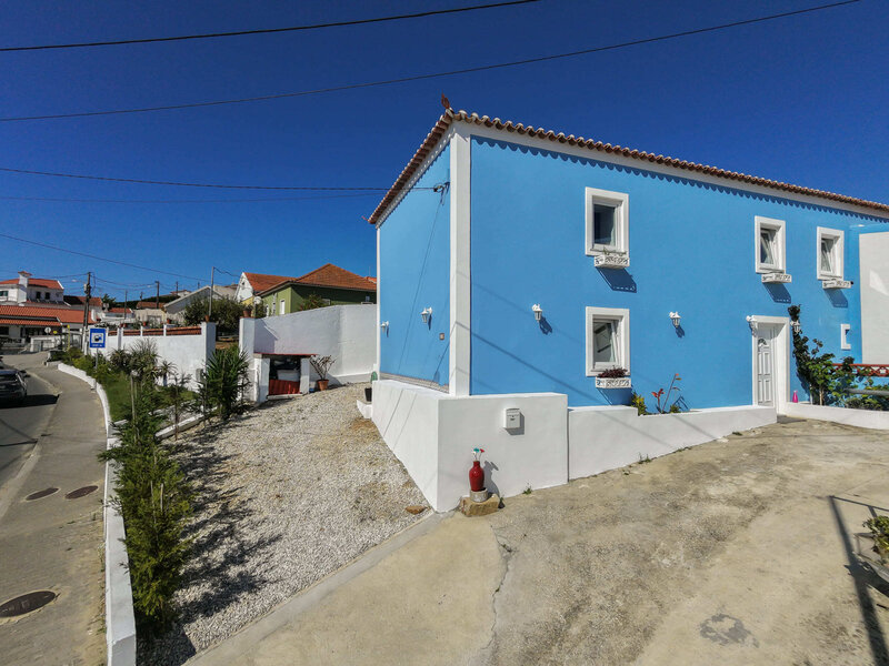 Vende Moradia T3 +1 - Ericeira 15 km, A Casa das Casas