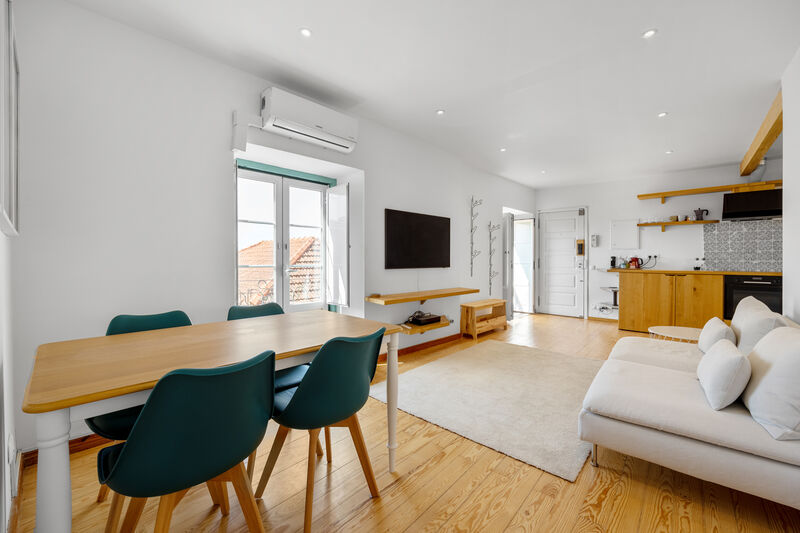 Apartment Renovated T3 Campo Santa Clara São Vicente de Fora Lisboa - air conditioning, playground, balcony, garden, double glazing